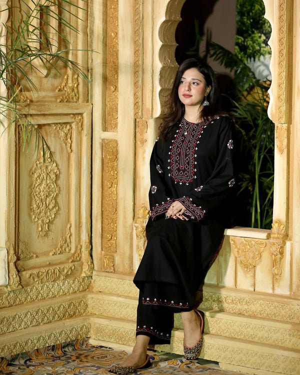 Handmade EMB 2pc Suit